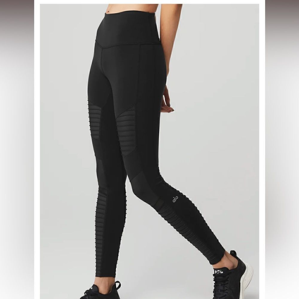 EUC ALO Yoga black moto leggings high rise waist small s